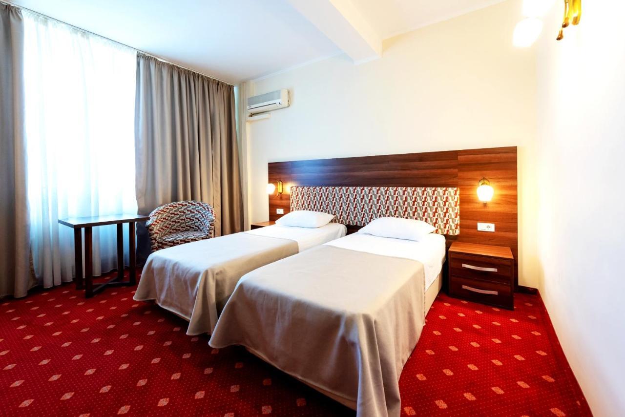 Hotel Minerva Bukarest Exterior foto